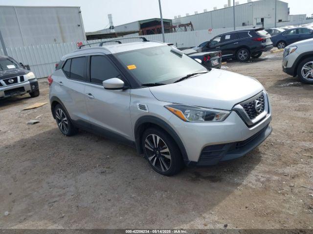  Salvage Nissan Kicks