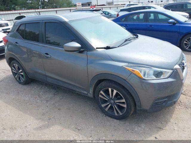  Salvage Nissan Kicks