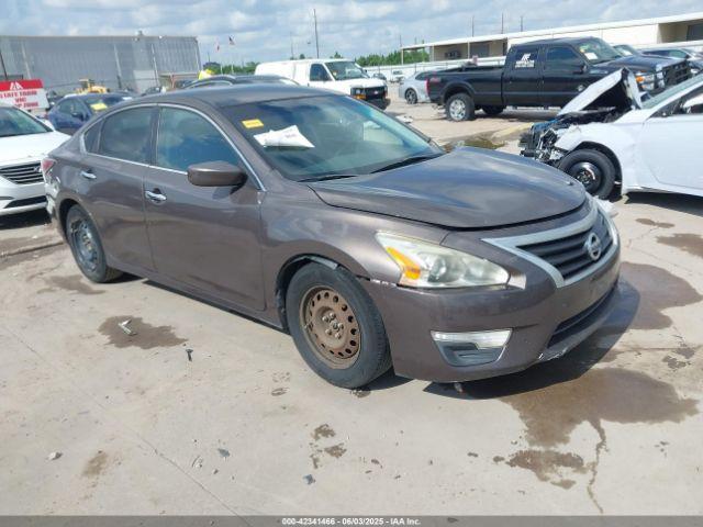  Salvage Nissan Altima
