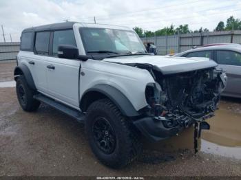  Salvage Ford Bronco