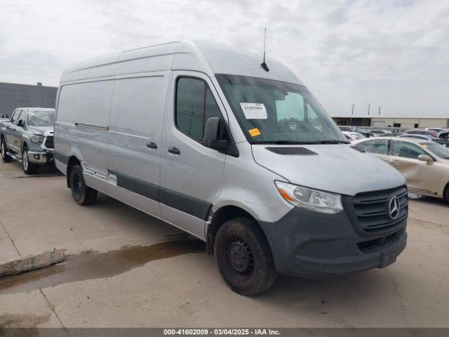  Salvage Mercedes-Benz Sprinter 3500
