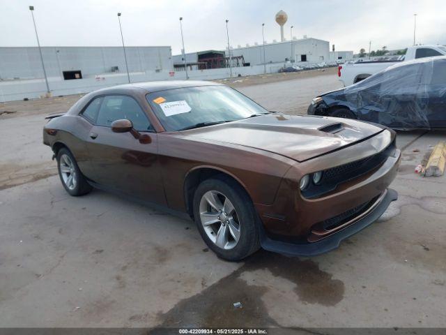  Salvage Dodge Challenger