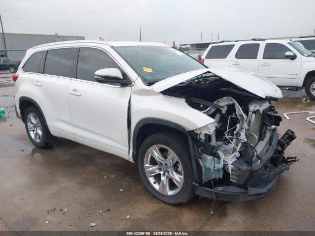  Salvage Toyota Highlander