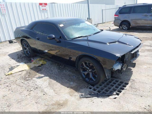 Salvage Dodge Challenger