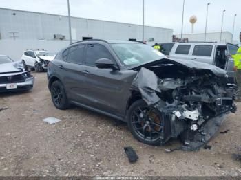  Salvage Alfa Romeo Stelvio