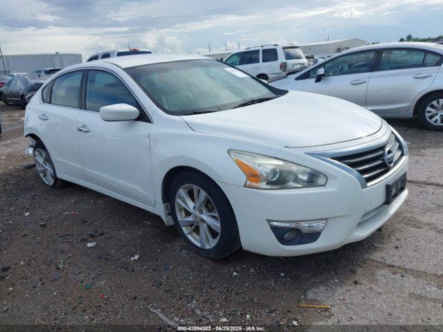  Salvage Nissan Altima