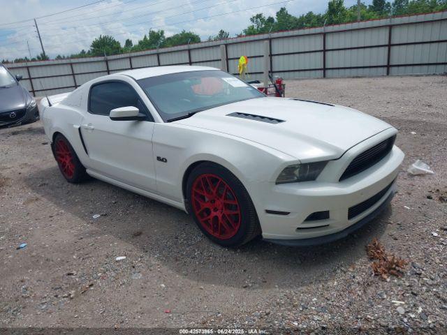  Salvage Ford Mustang