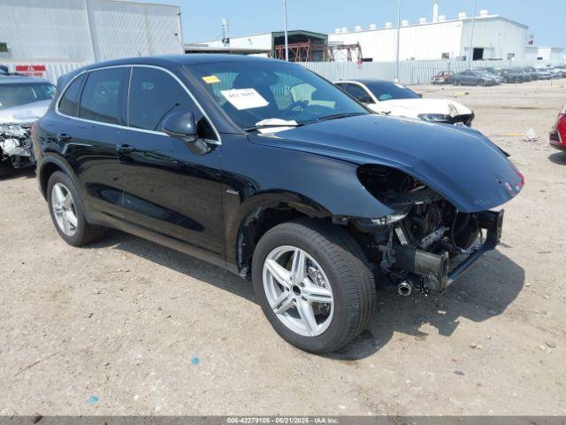  Salvage Porsche Cayenne