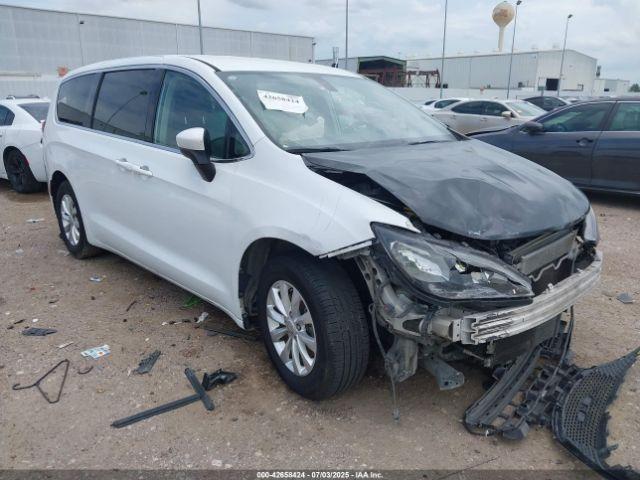  Salvage Chrysler Pacifica