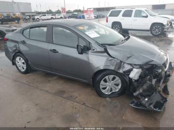  Salvage Nissan Versa