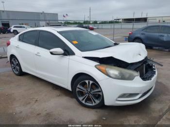  Salvage Kia Forte
