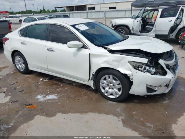  Salvage Nissan Altima