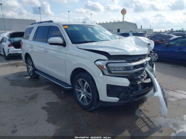  Salvage Ford Expedition