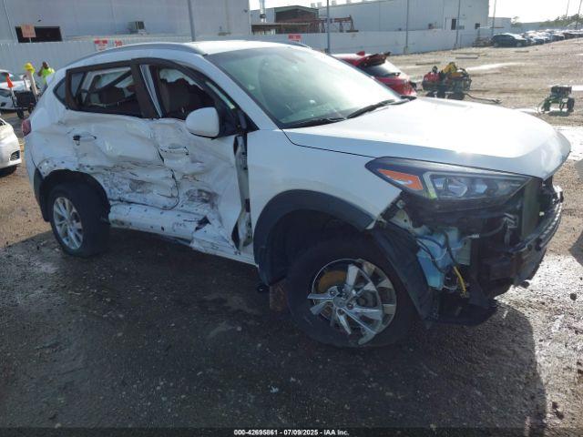  Salvage Hyundai TUCSON