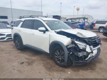  Salvage Nissan Pathfinder