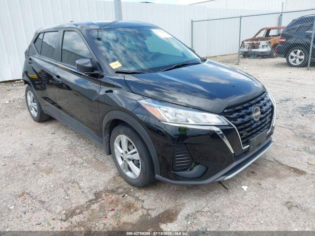  Salvage Nissan Kicks