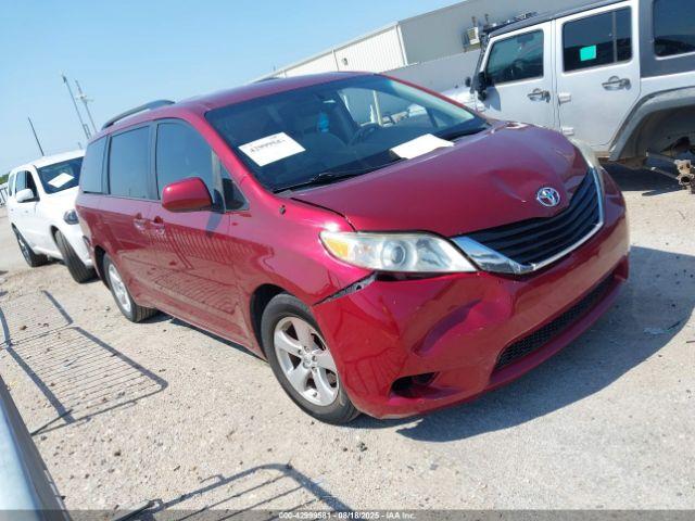  Salvage Toyota Sienna
