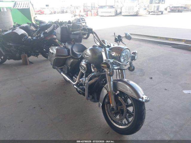  Salvage Harley-Davidson Flhr
