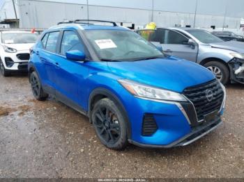  Salvage Nissan Kicks