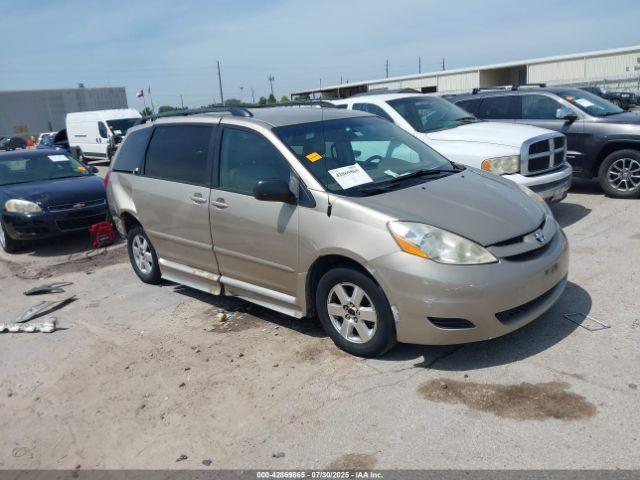  Salvage Toyota Sienna