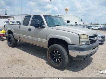  Salvage Chevrolet Silverado 2500
