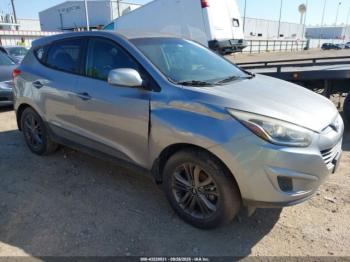  Salvage Hyundai TUCSON