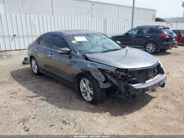  Salvage Nissan Altima