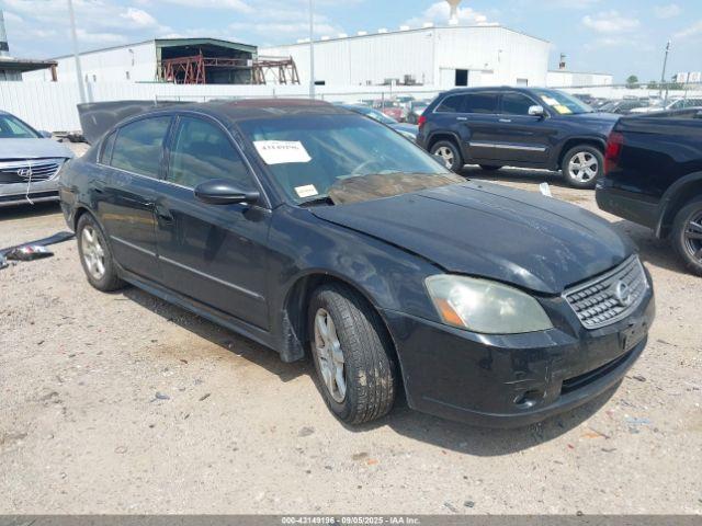  Salvage Nissan Altima