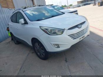  Salvage Hyundai TUCSON