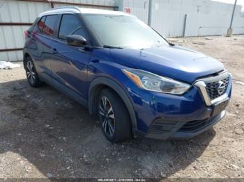  Salvage Nissan Kicks
