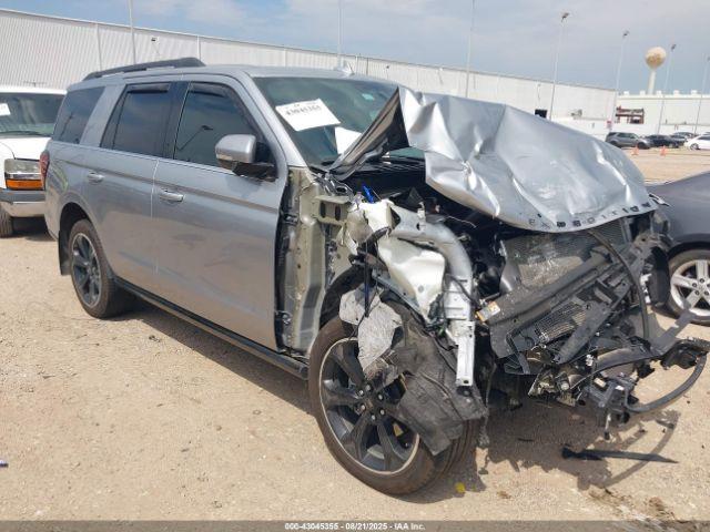  Salvage Ford Expedition