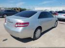 Toyota Camry Le Image 4