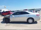 Toyota Camry Le Image 13