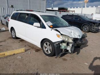  Salvage Toyota Sienna