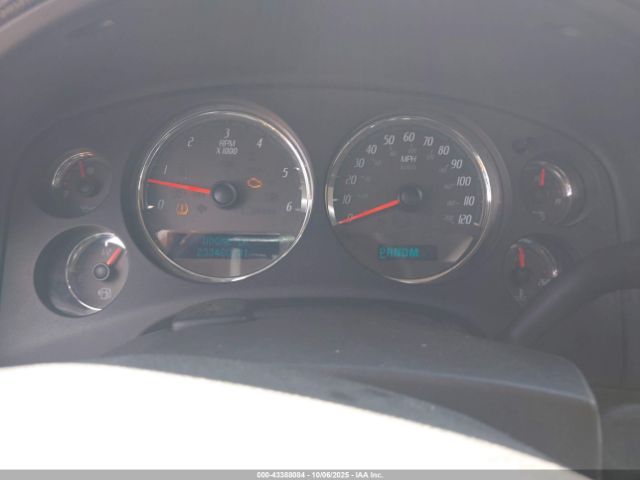 GMC Yukon Denali Image 7