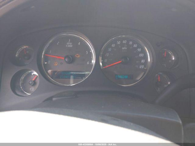 GMC Yukon Denali Image 7