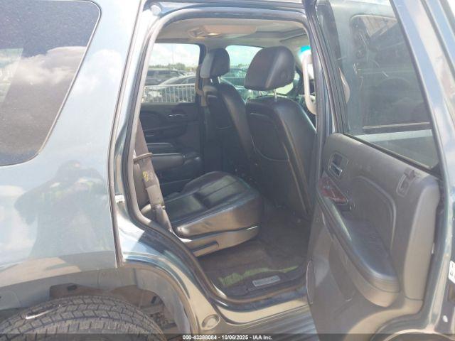 GMC Yukon Denali Image 10