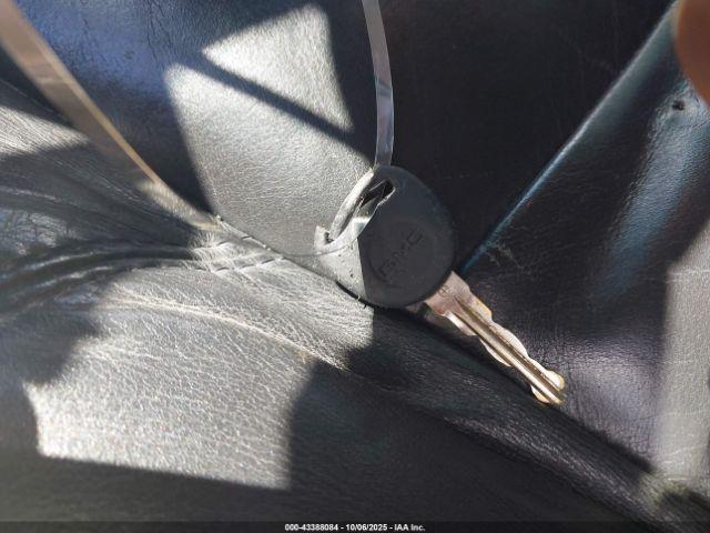 GMC Yukon Denali Image 11