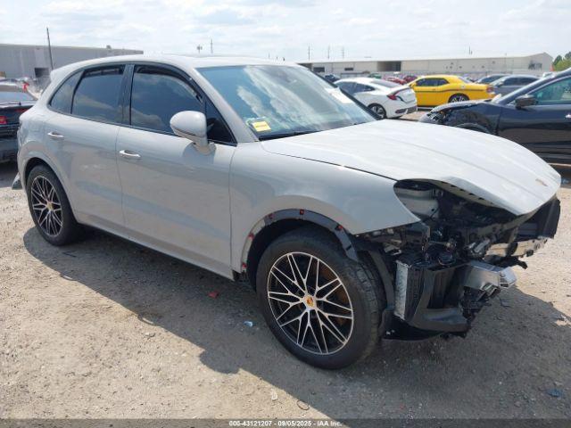  Salvage Porsche Cayenne