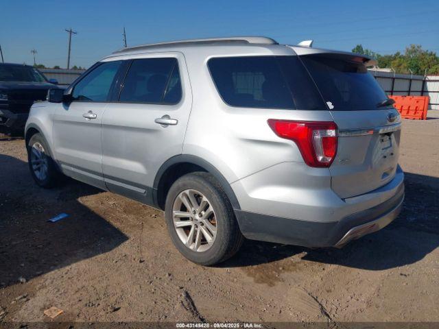 Ford Explorer Xlt Image 3