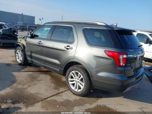 Ford Explorer Xlt Image 15