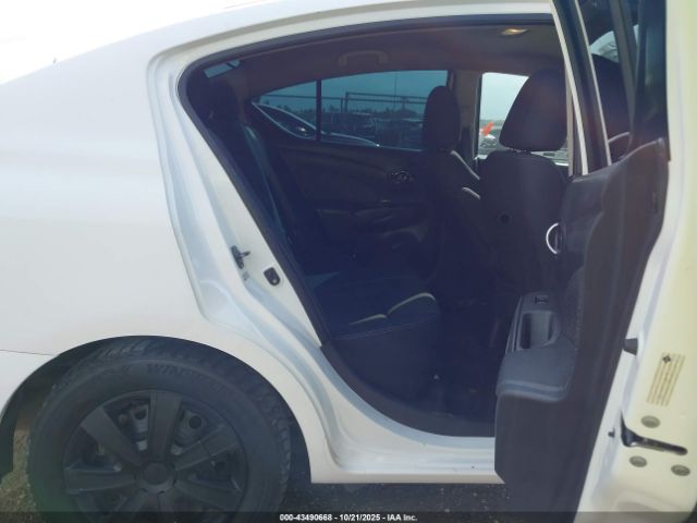 Nissan Versa Image 16