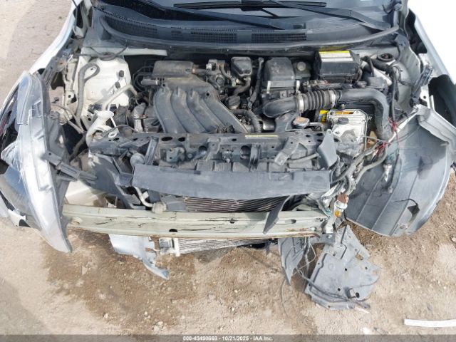 Nissan Versa Image 9