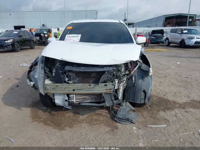 Nissan Versa Image 17