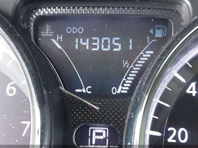 Nissan Versa Image 2