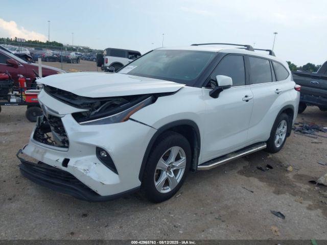 Toyota Highlander Hybrid Le Image 3