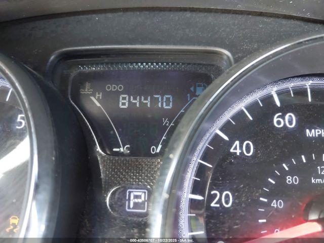 Nissan Versa 1.6 Sv Image 17