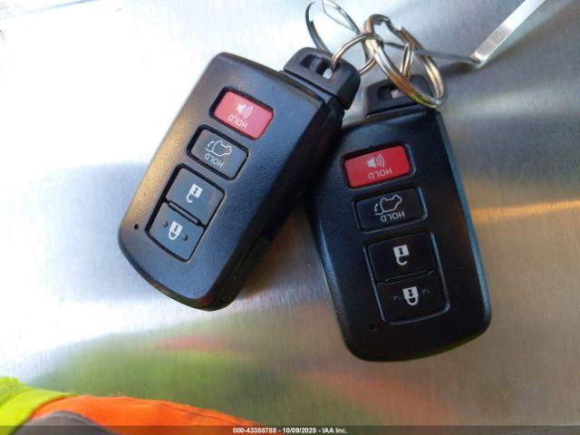 Toyota Highlander Limited Platinum Image 16