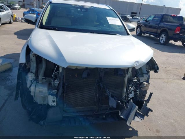 Toyota Highlander Limited Platinum Image 7