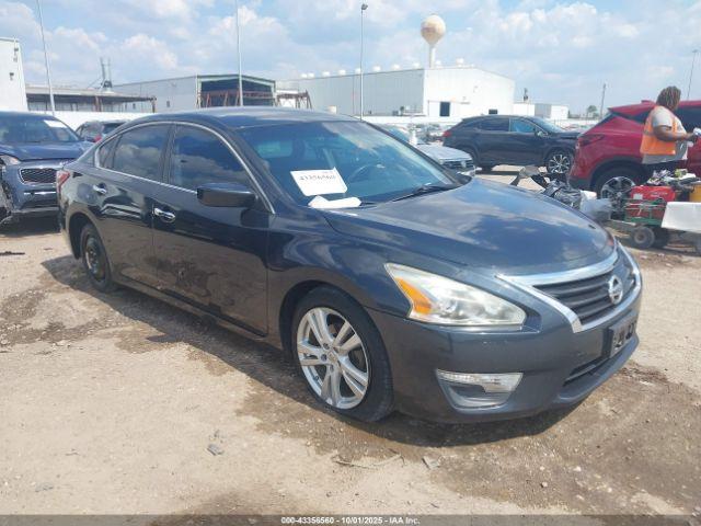  Salvage Nissan Altima